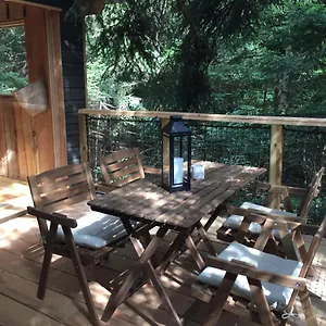 https://cabane-de-lecureuil.hotels-rhonealpes.com